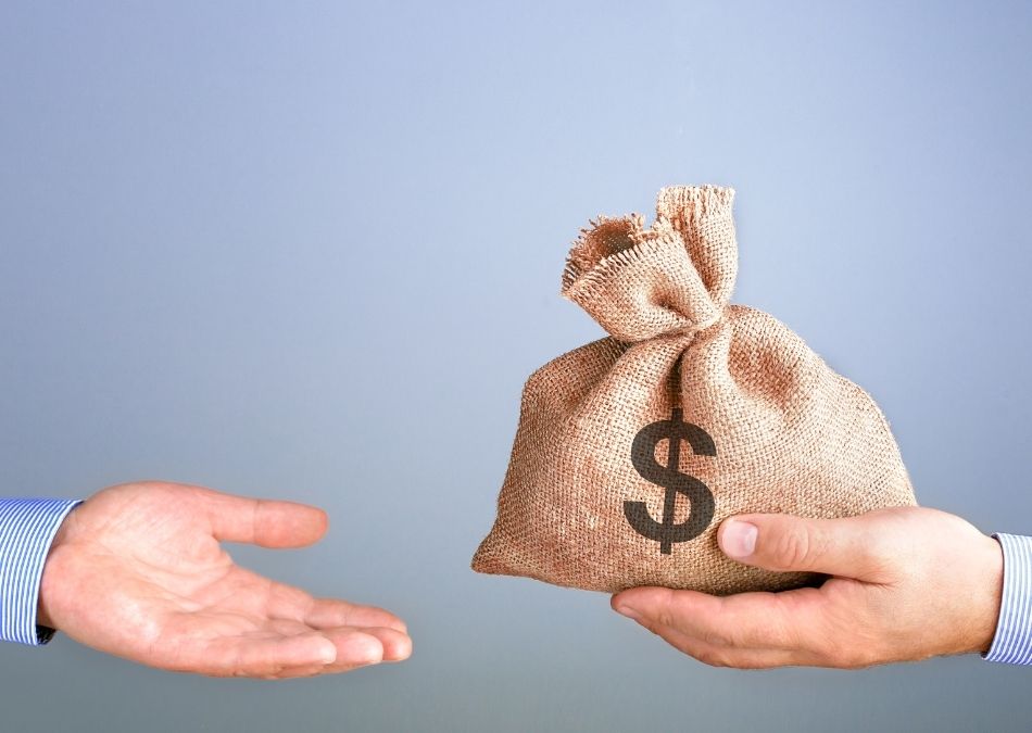 Drawings vs Wages – What’s the best way to pay yourself.